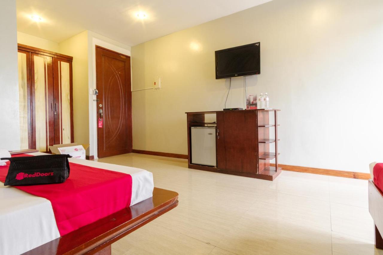 Reddoorz Near Camp Montelibano Bacolod Exterior foto