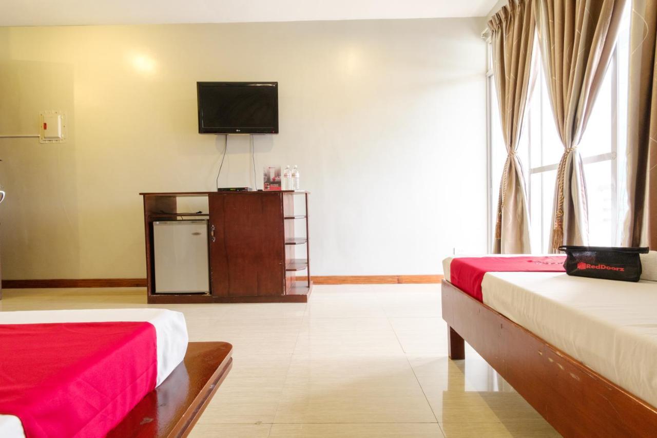 Reddoorz Near Camp Montelibano Bacolod Exterior foto