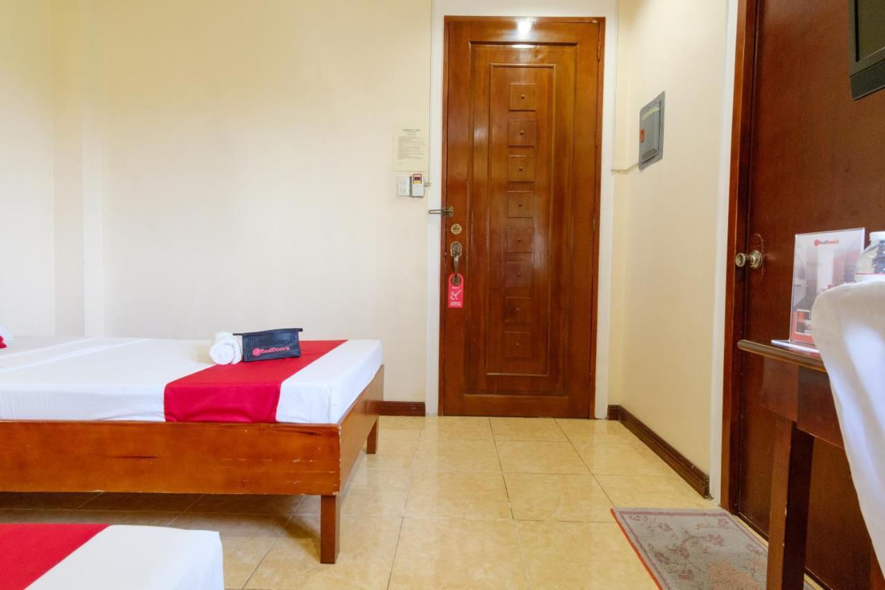 Reddoorz Near Camp Montelibano Bacolod Exterior foto